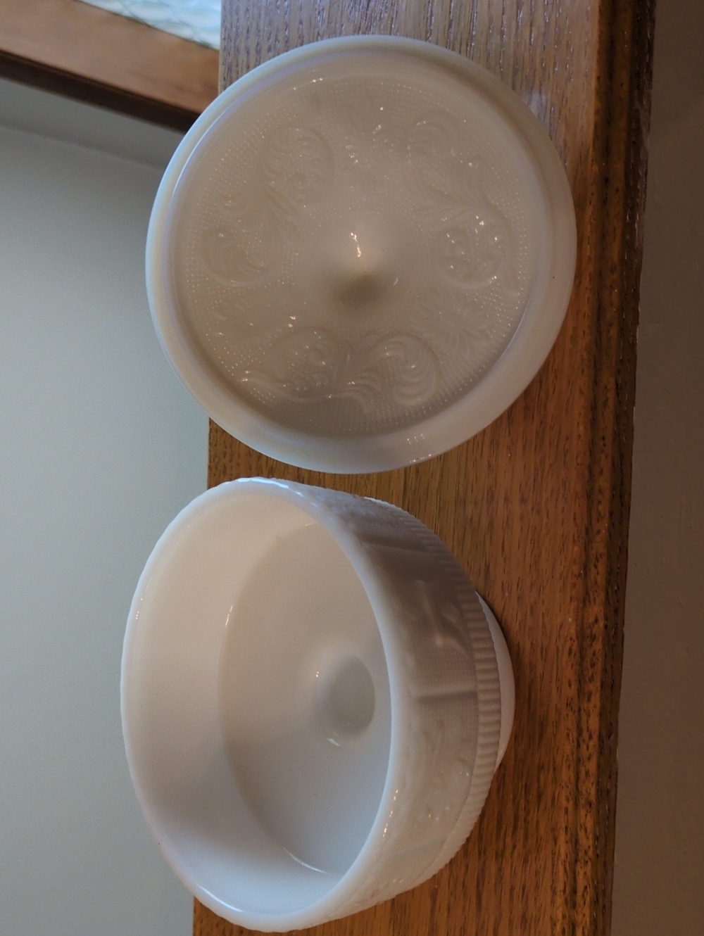Westmoreland Milk Glass Princess Feather Candy or Jelly Dish with Lid. RARE - Picture 4 of 6